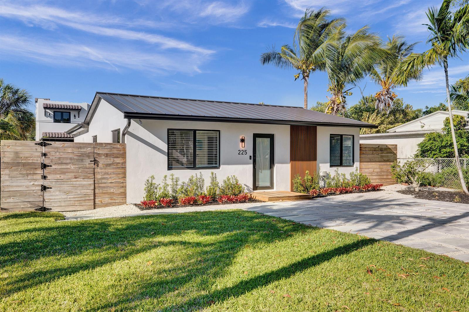 225 NE 10th Street, Delray Beach FL 33444 photo 3