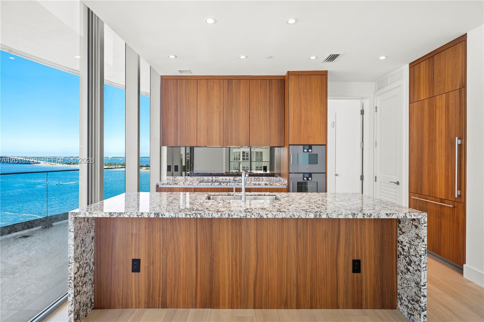 175 SE 25 RD # 804, Miami FL 33129 photo 4
