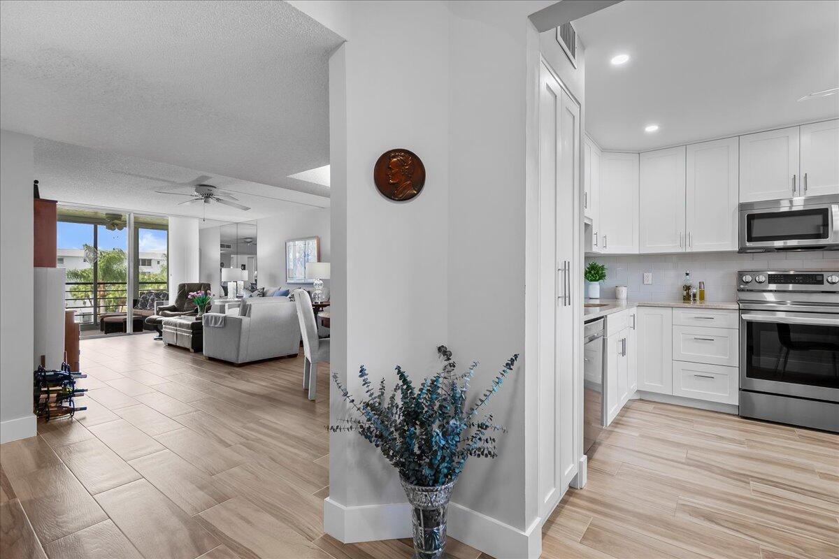 6698 10th Avenue N # 305, Lake Worth FL 33461 photo 3