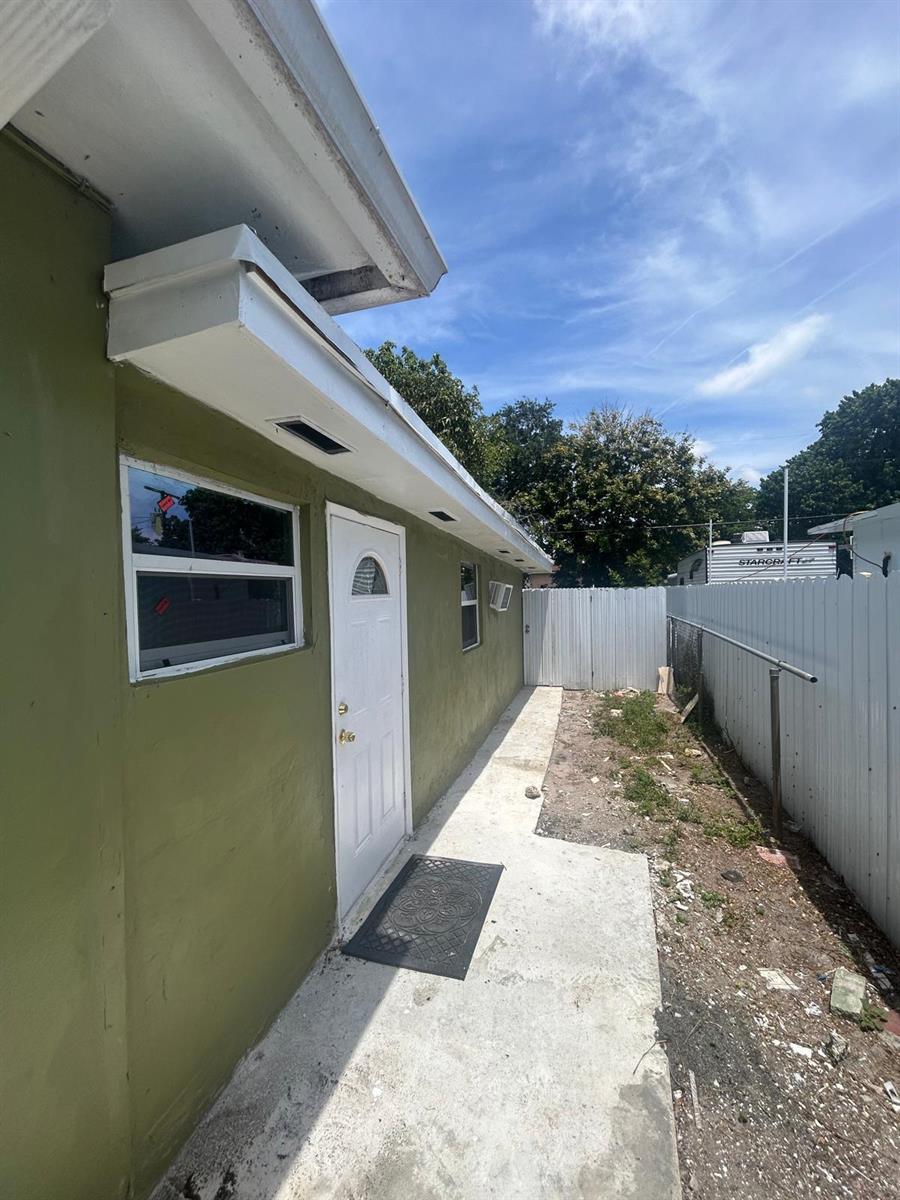 845 NW 132nd Street, North Miami FL 33168 photo 3