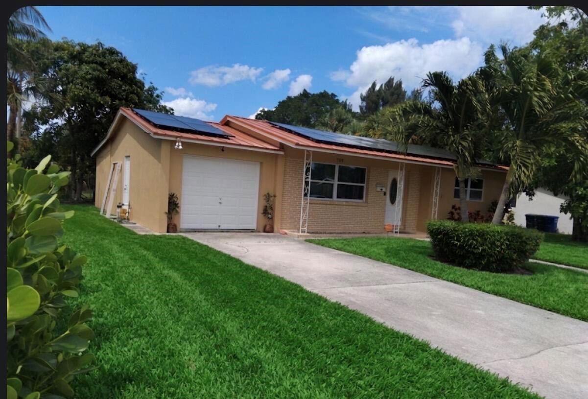 729 Ilex Court, West Palm Beach FL 33403 photo 2