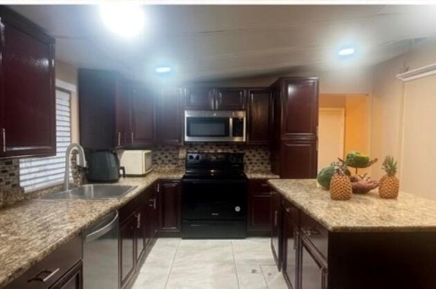 729 Ilex Court, West Palm Beach FL 33403 photo 5