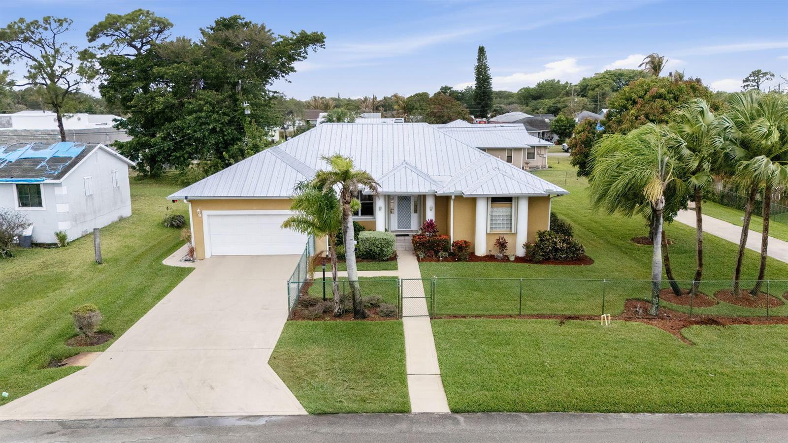 5660 SE Colee Avenue, Stuart FL 34997 photo 3