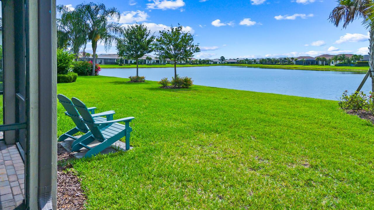 471 SE Vallarta Drive, Port St. Lucie FL 34984 photo 2