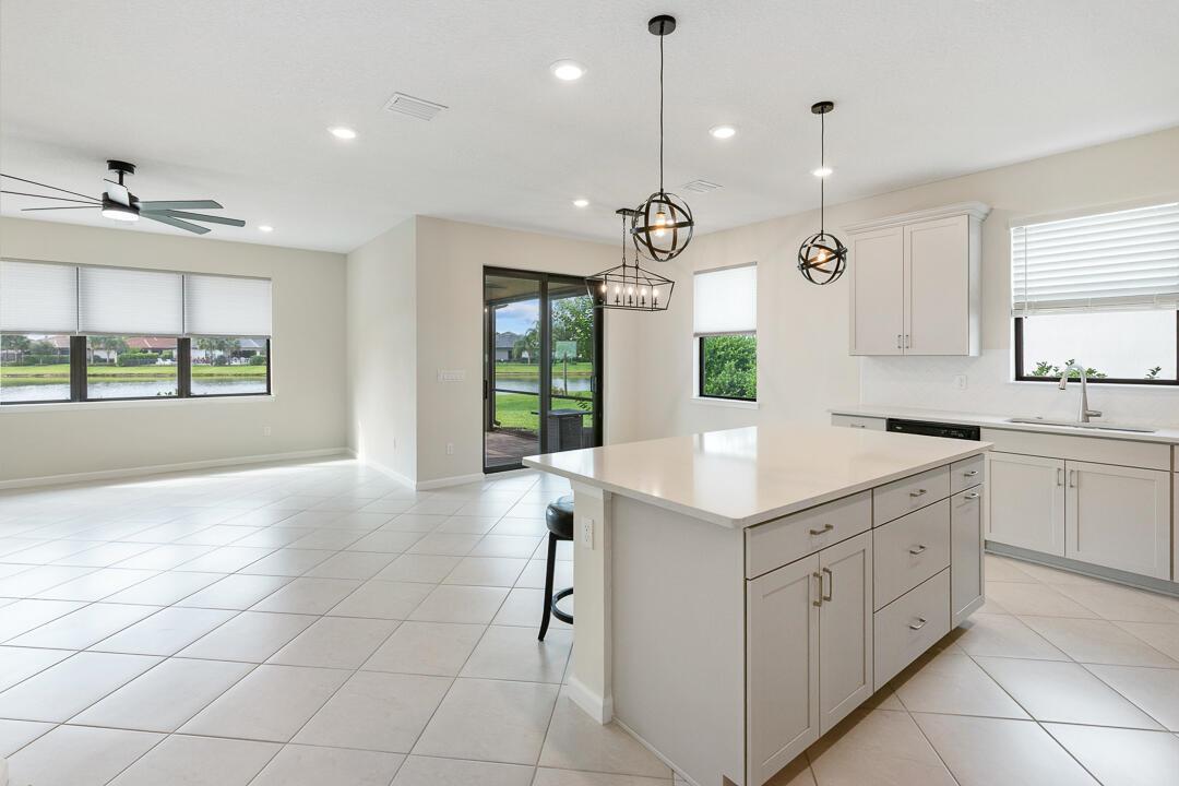 471 SE Vallarta Drive, Port St. Lucie FL 34984