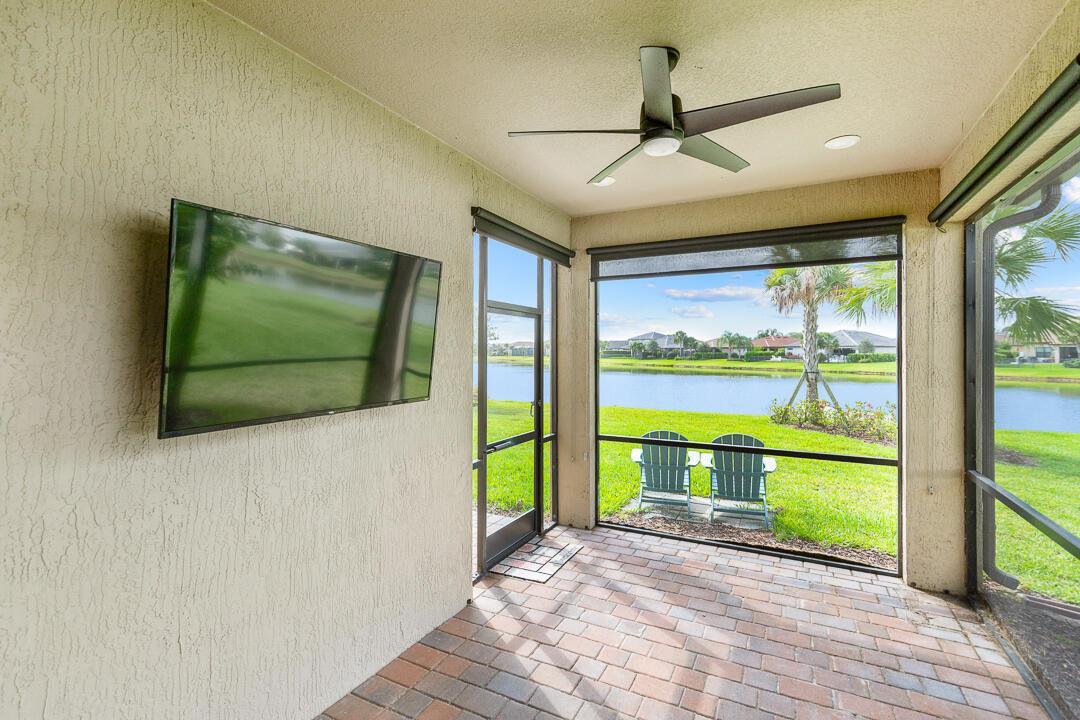 471 SE Vallarta Drive, Port St. Lucie FL 34984 photo 5