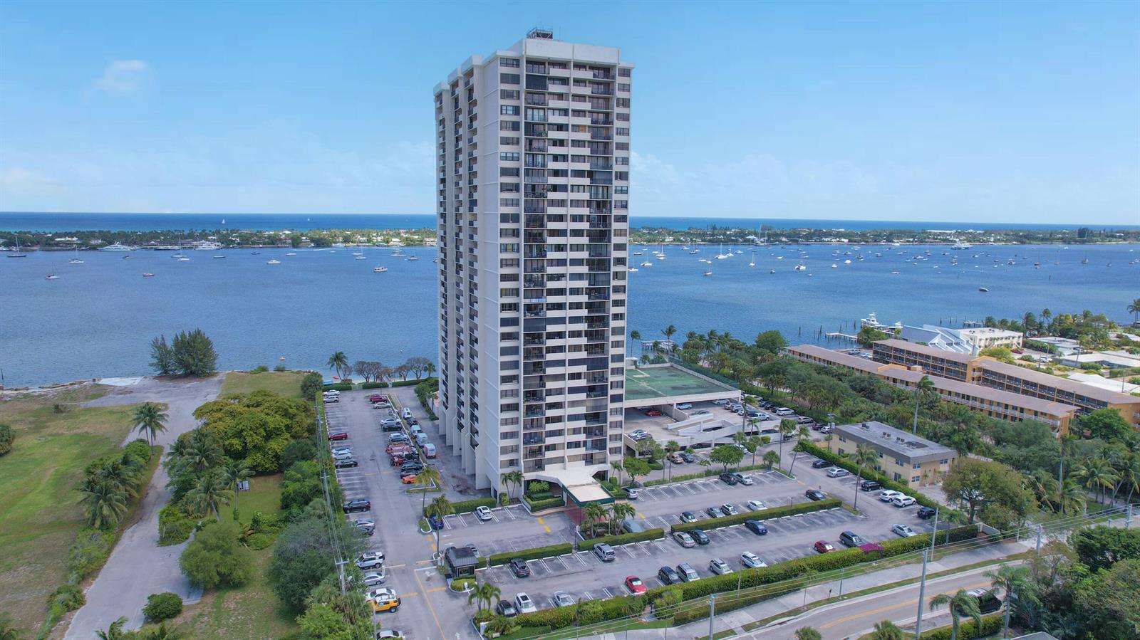5600 N Flagler Drive # 1502, West Palm Beach FL 33407