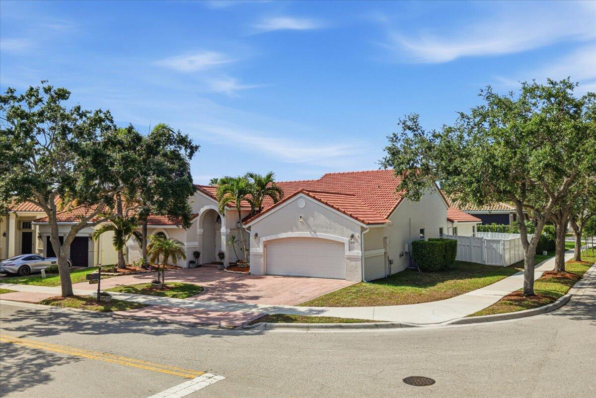 830 Heritage Drive, Weston FL 33326 photo 3