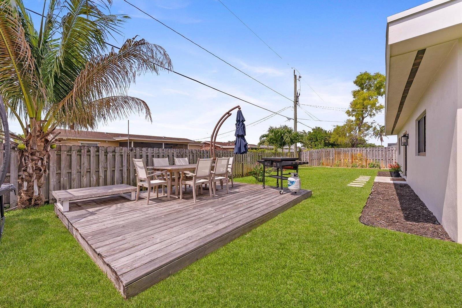 11510 NW 31st Place, Sunrise FL 33323 photo 2
