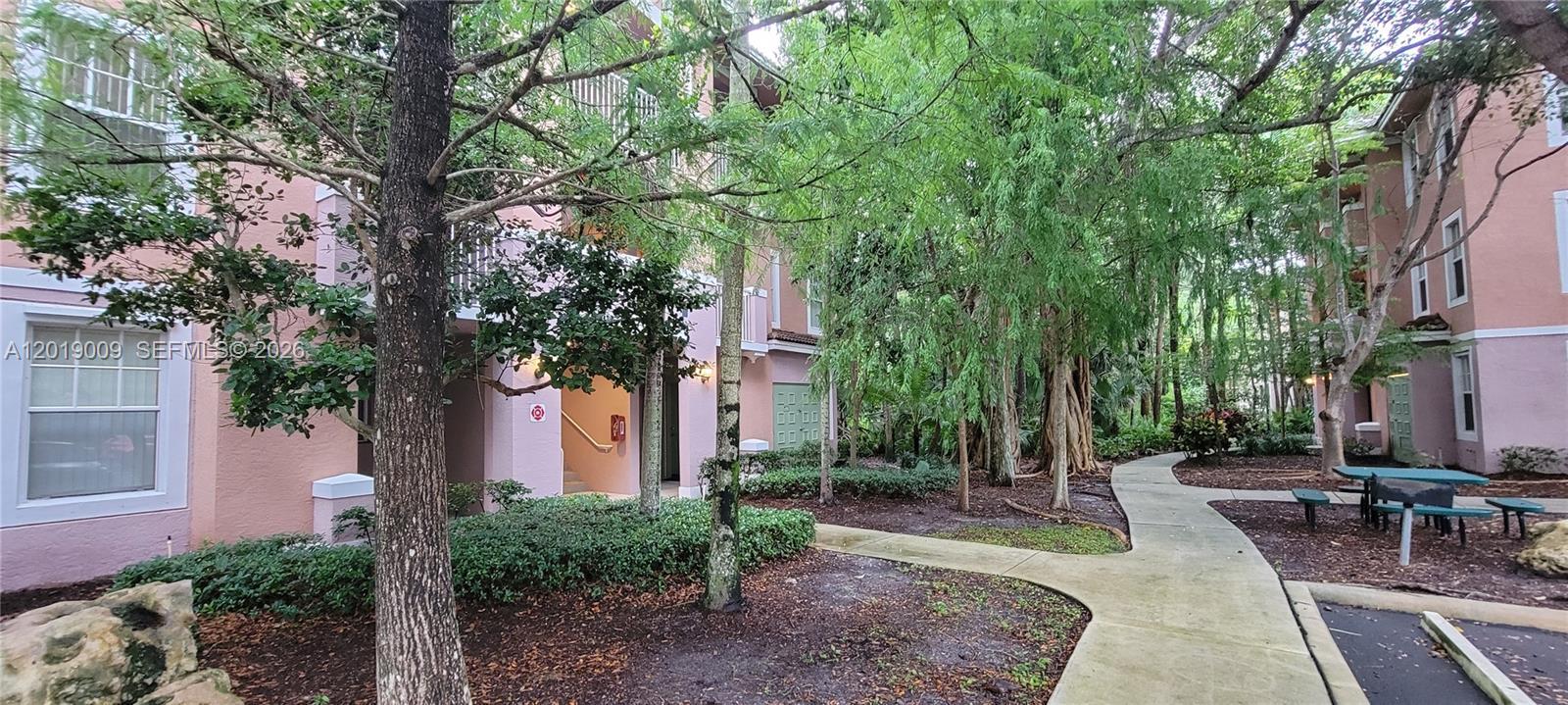 6824 W Sample Rd # 6824, Coral Springs FL 33067