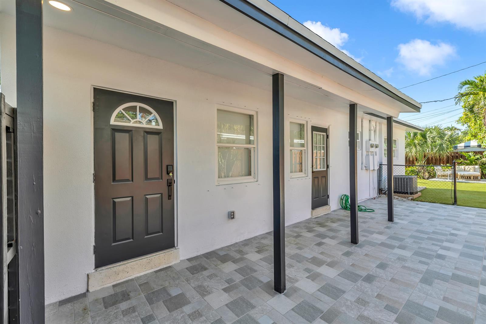 2412 NE 4th Street, Pompano Beach FL 33062 photo 2