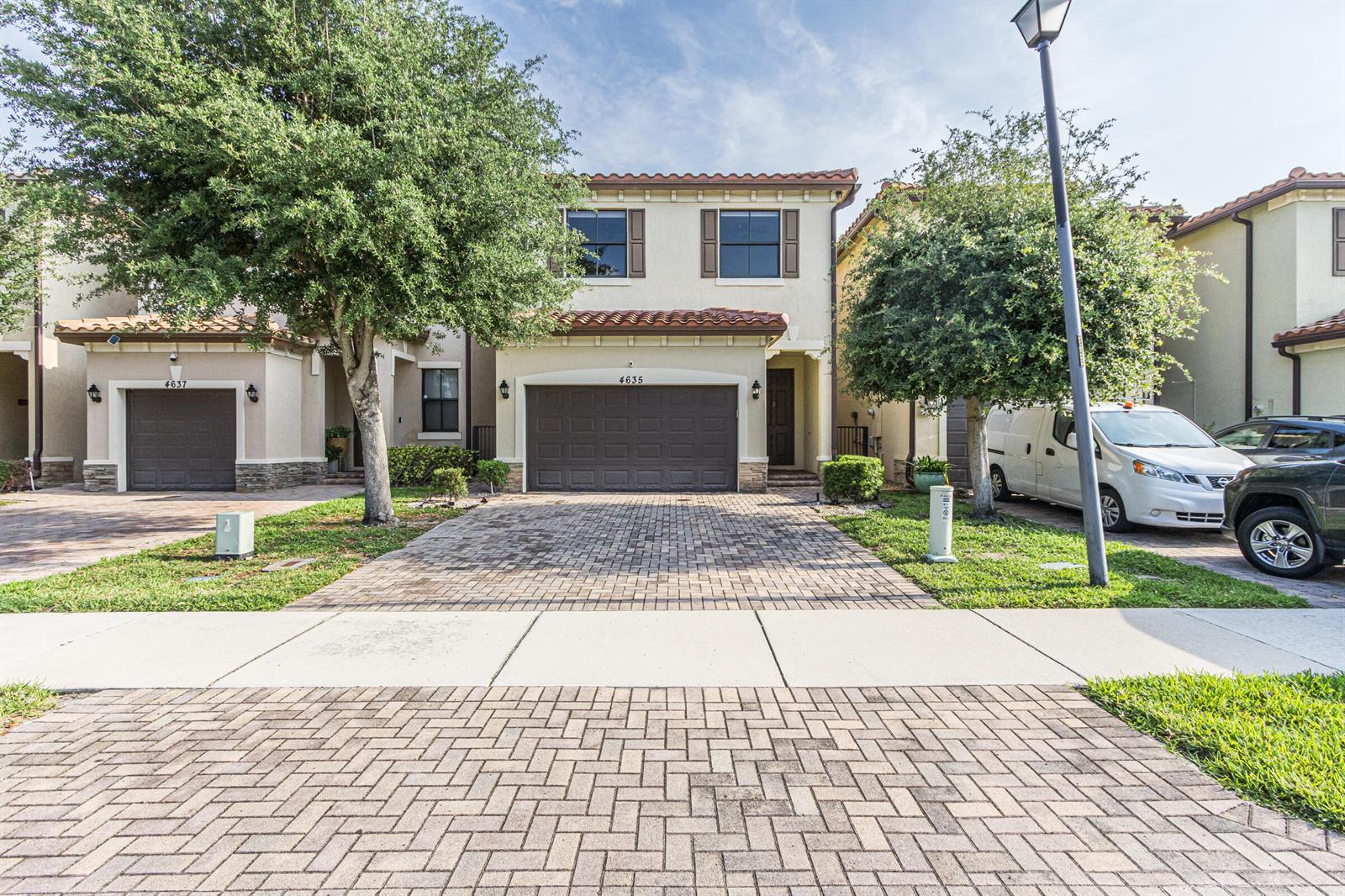 4635 NW 59th Street, Tamarac FL 33319 photo 2