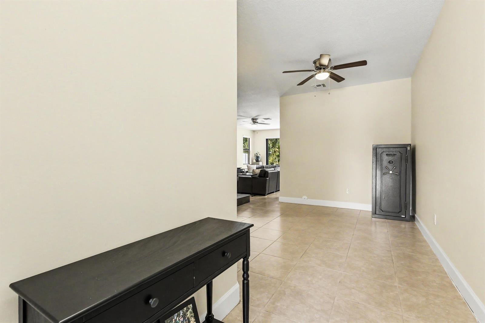 4635 NW 59th Street, Tamarac FL 33319 photo 4