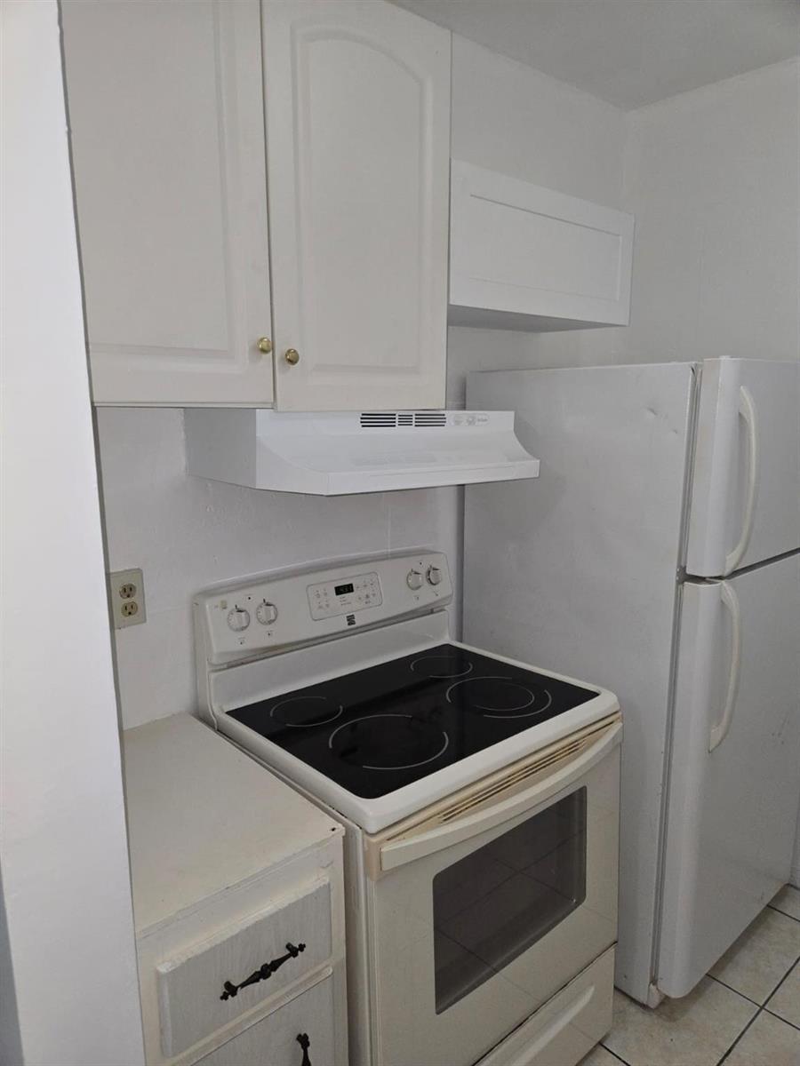 230 SW 11th Avenue # 17, Hallandale Beach FL 33009