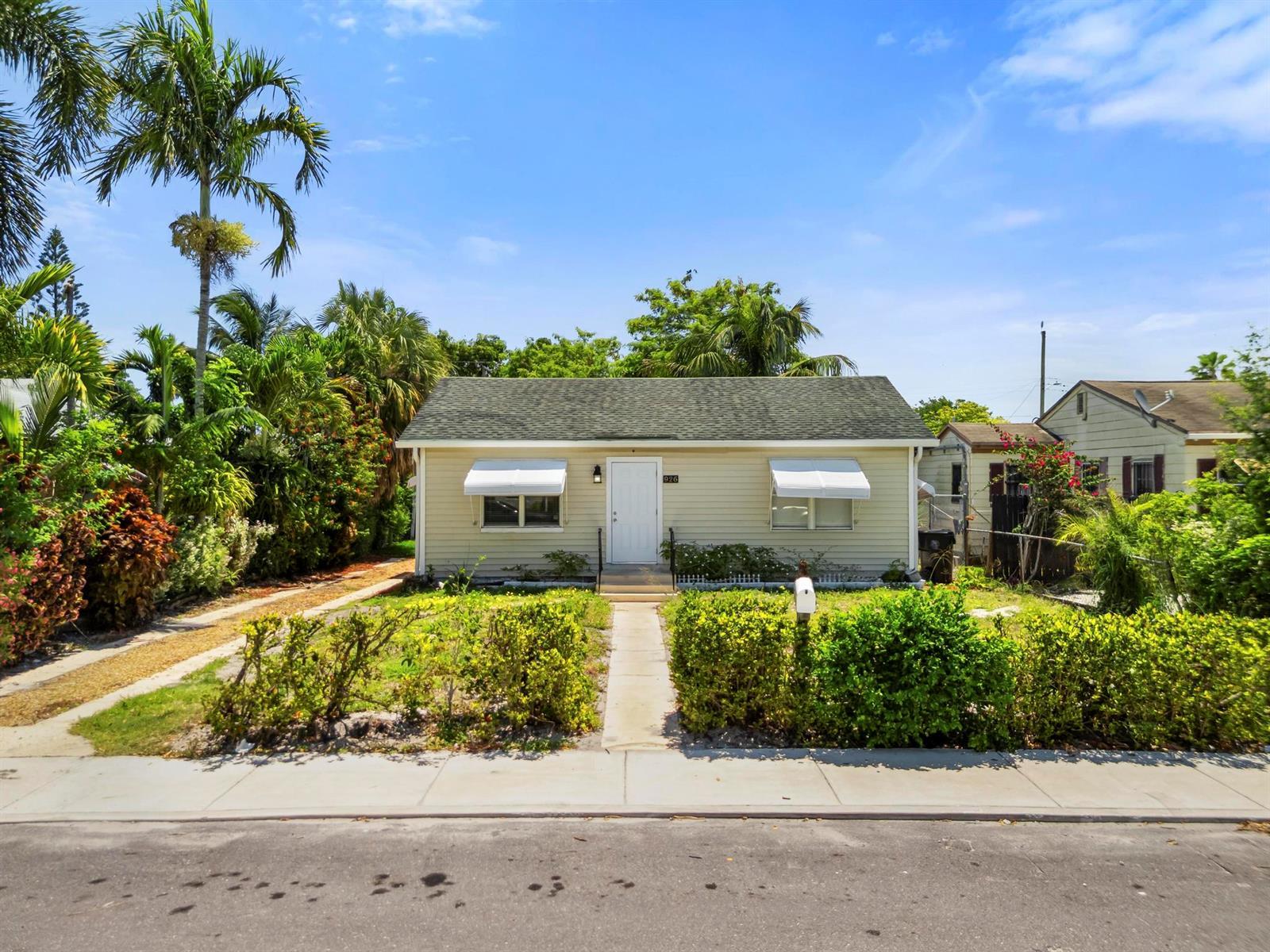 926 S L Street, FL 33460 photo 2
