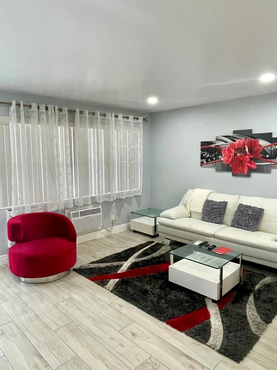 107 Kent G # 107, West Palm Beach FL 33417