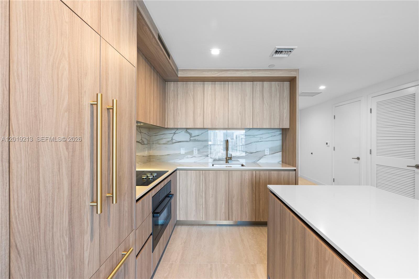77 SE 5 # 3702, Miami FL 33131 photo 5