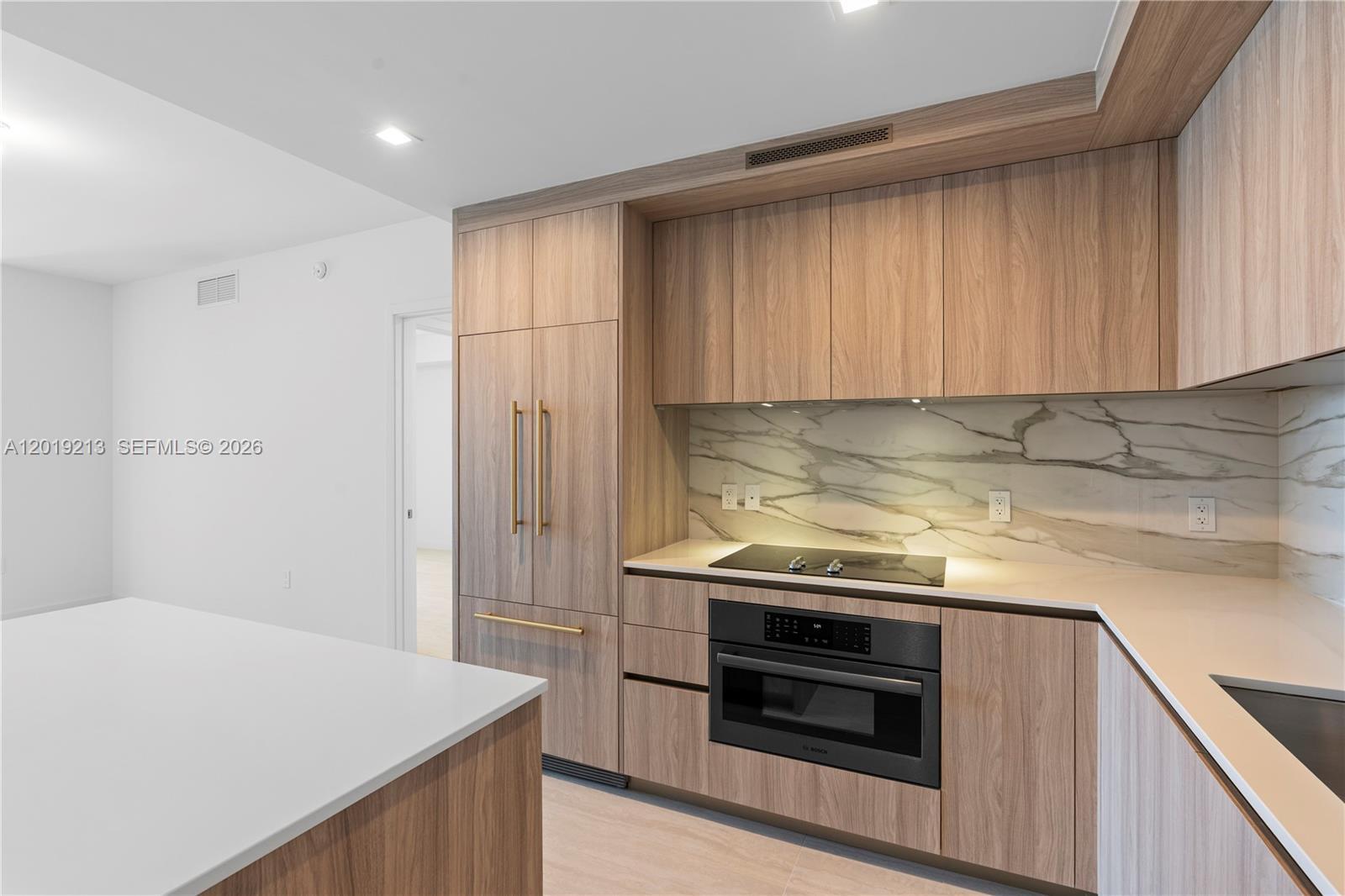 77 SE 5 # 3702, Miami FL 33131 photo 4