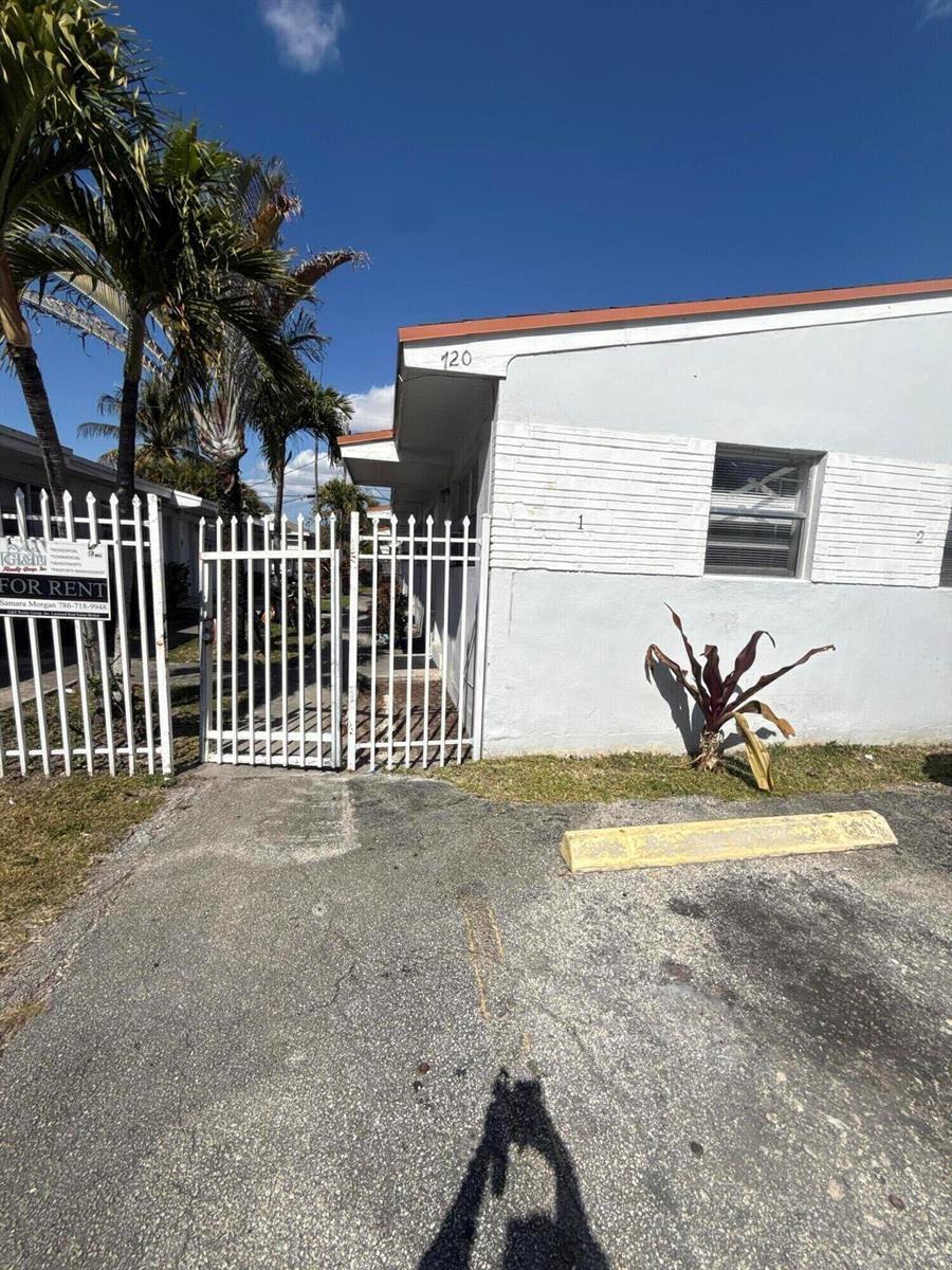 720 SW 7th Street # 1, Dania Beach FL 33004