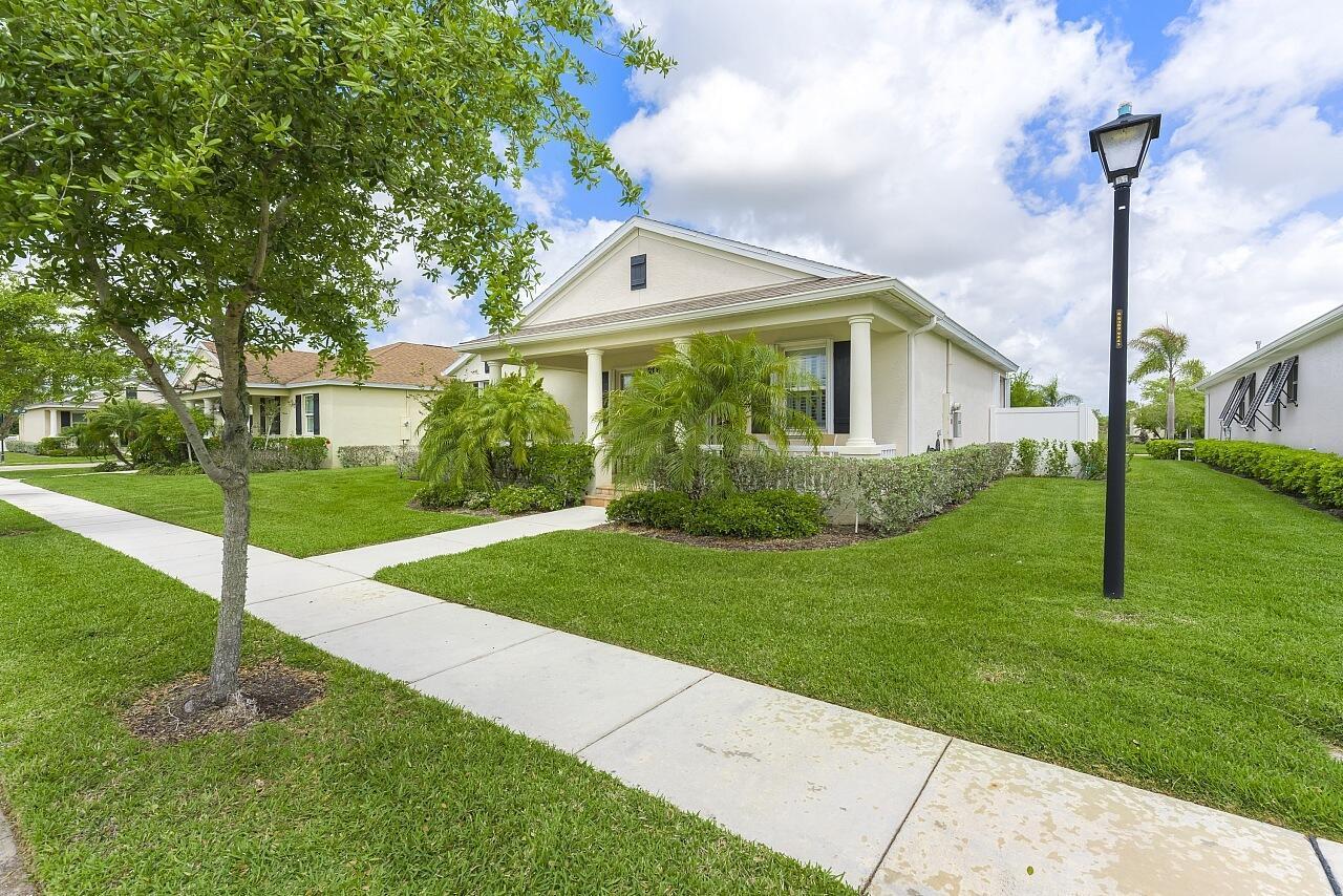 7218 E Village Square, Vero Beach FL 32966 photo 2