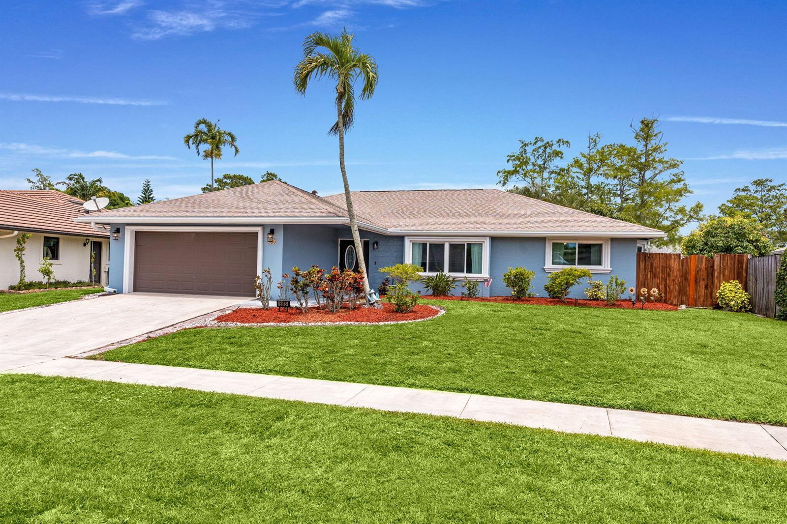 986 Cherry Lane, Wellington FL 33414 photo 2