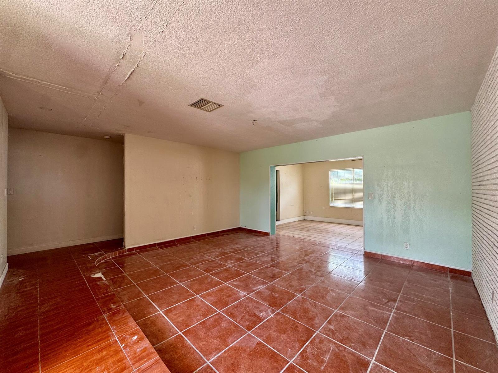 3941 NW 36th Terrace, Lauderdale Lakes FL 33309 photo 2