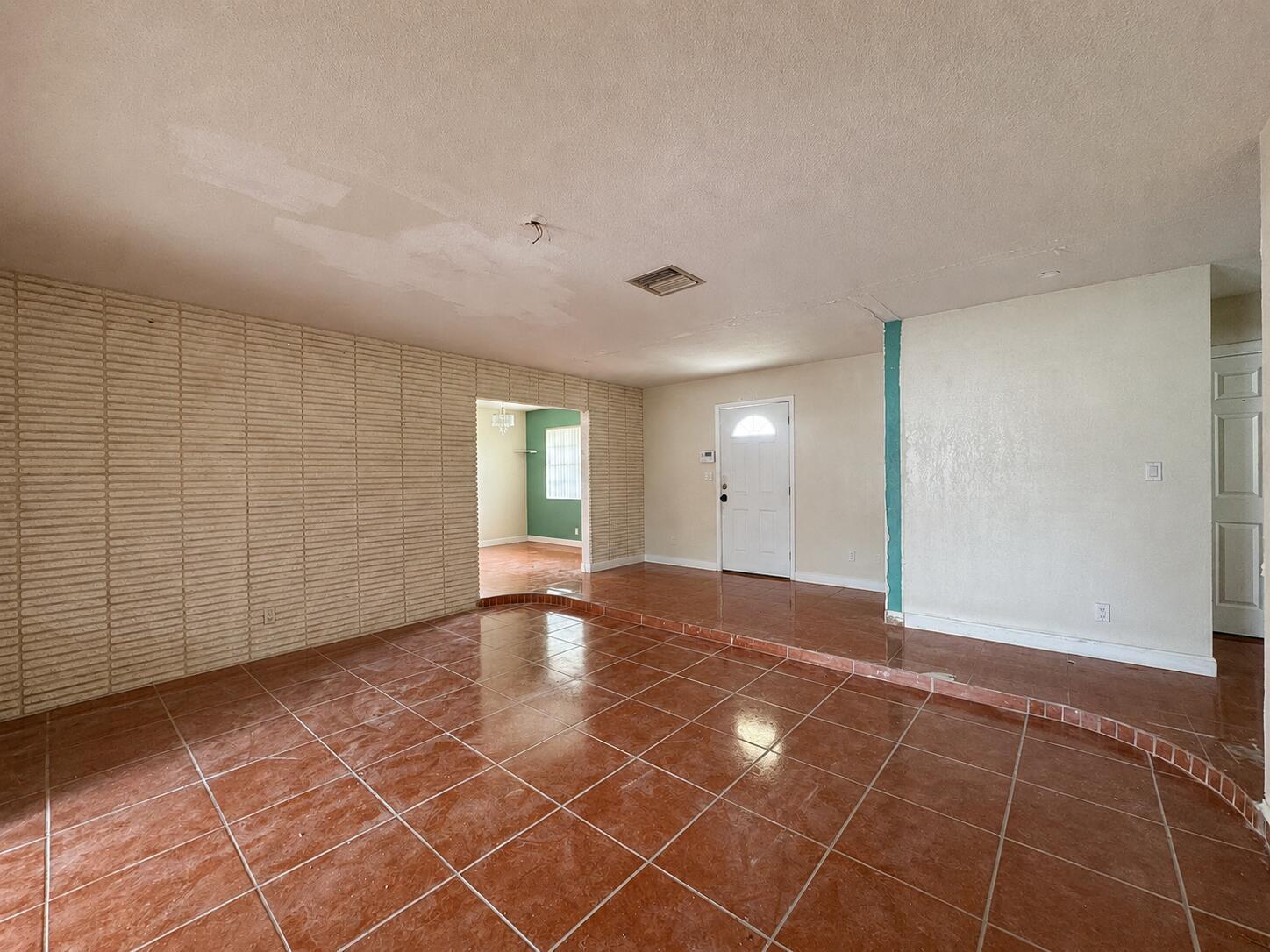 3941 NW 36th Terrace, Lauderdale Lakes FL 33309 photo 3