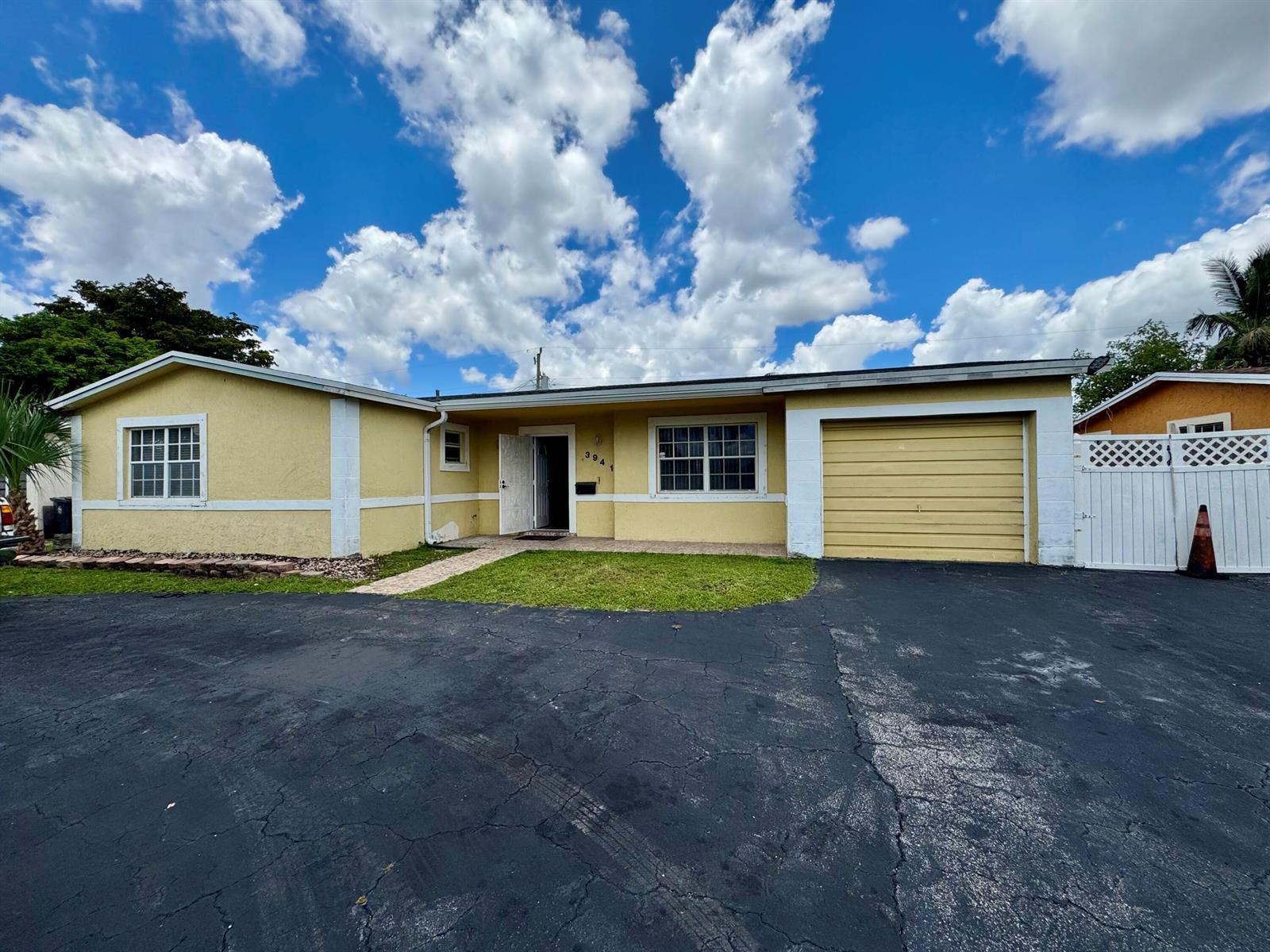 3941 NW 36th Terrace, Lauderdale Lakes FL 33309