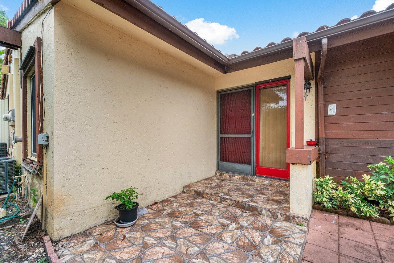 2780 Norfolk Pine Court, Lake Worth FL 33462 photo 2