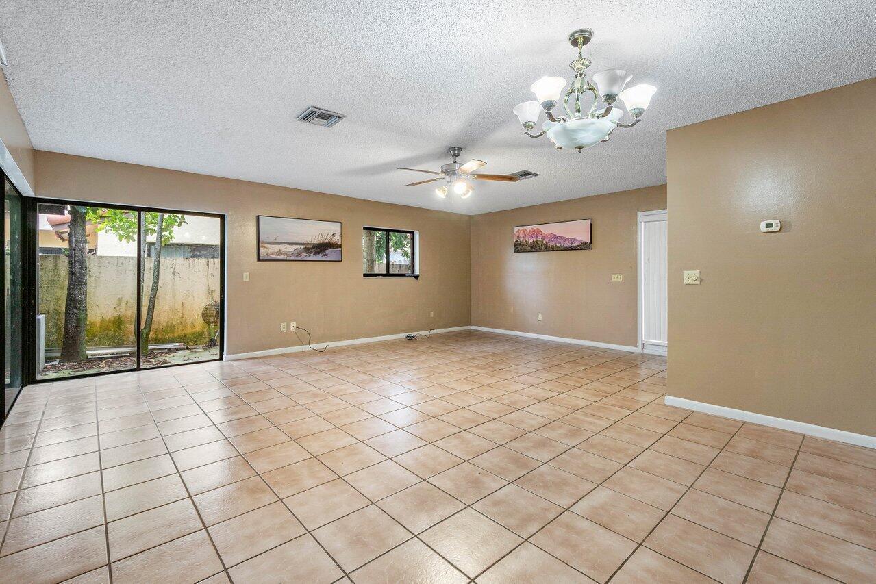 2780 Norfolk Pine Court, Lake Worth FL 33462 photo 3