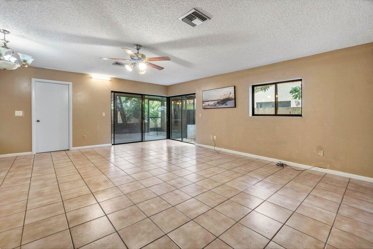 2780 Norfolk Pine Court, Lake Worth FL 33462 photo 5