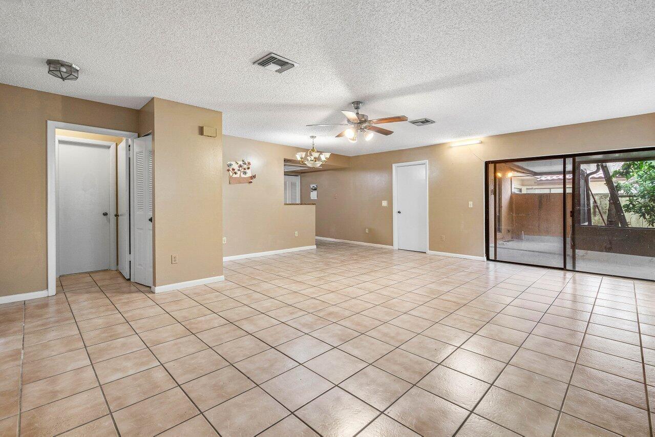 2780 Norfolk Pine Court, Lake Worth FL 33462 photo 4