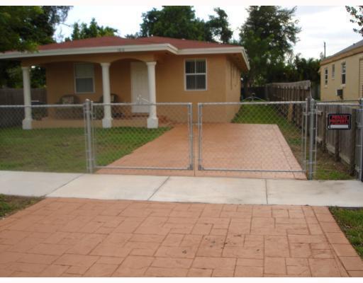 5816 Lincoln Street, Hollywood FL 33021