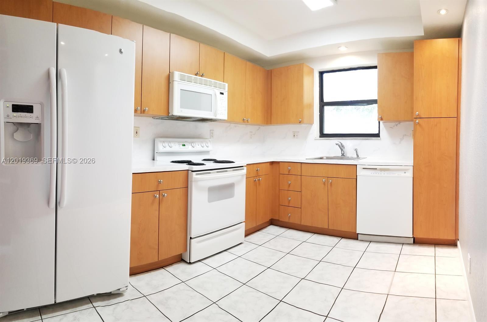 1900 Diana Dr # 3E, Hallandale Beach FL 33009 photo 5