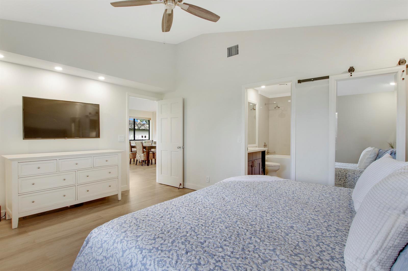 533 Club Drive, Palm Beach Gardens FL 33418 photo 3
