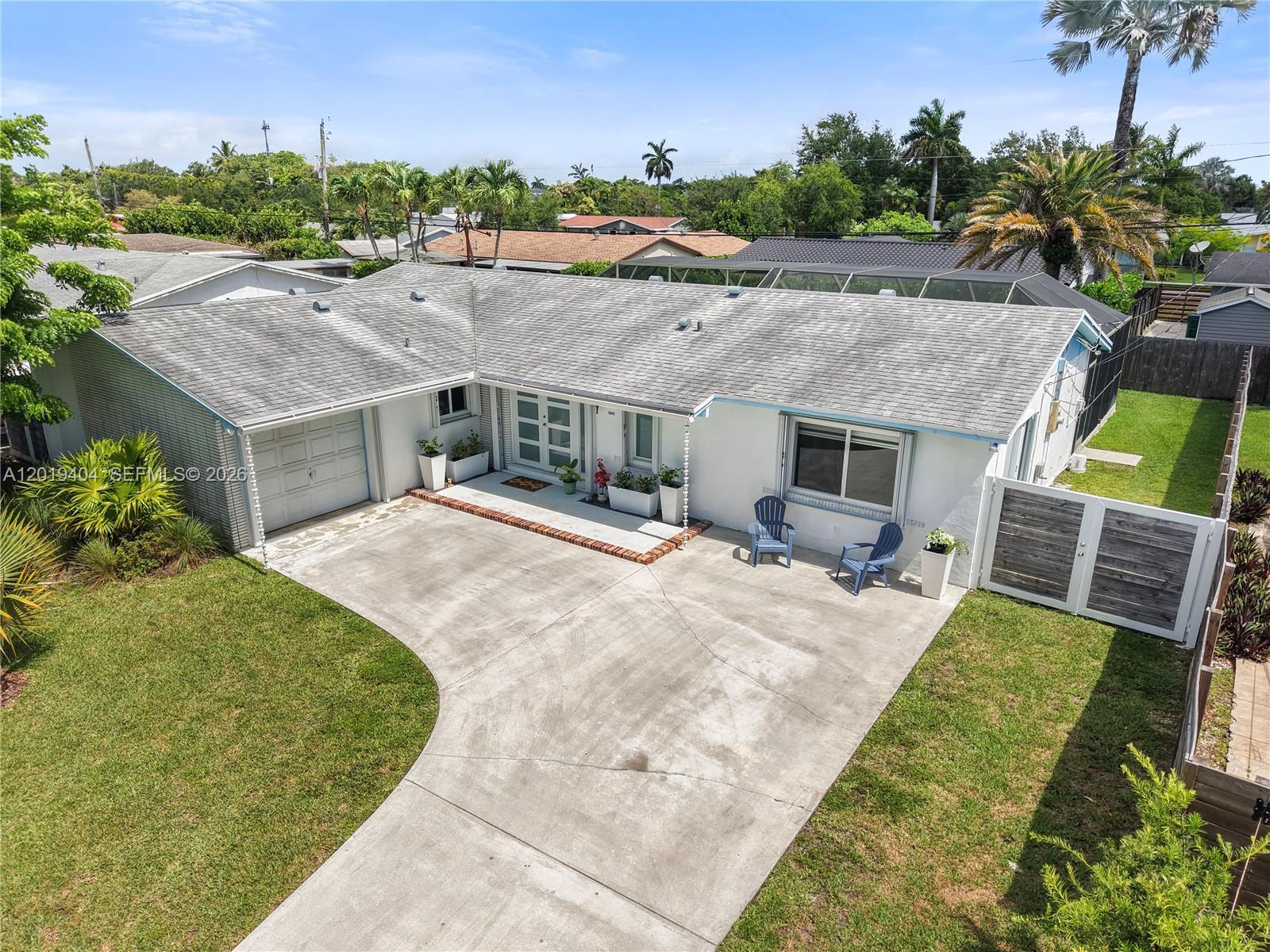 10455 SW 200th St, Cutler Bay FL 33157 photo 2