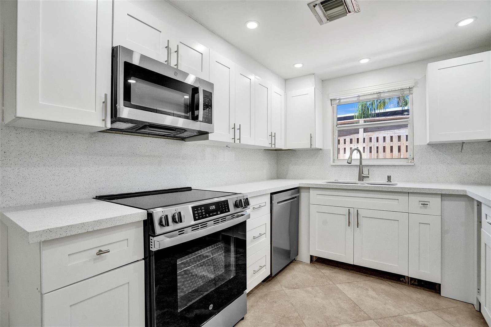 2802 NE 15th Avenue, Wilton Manors FL 33334 photo 4