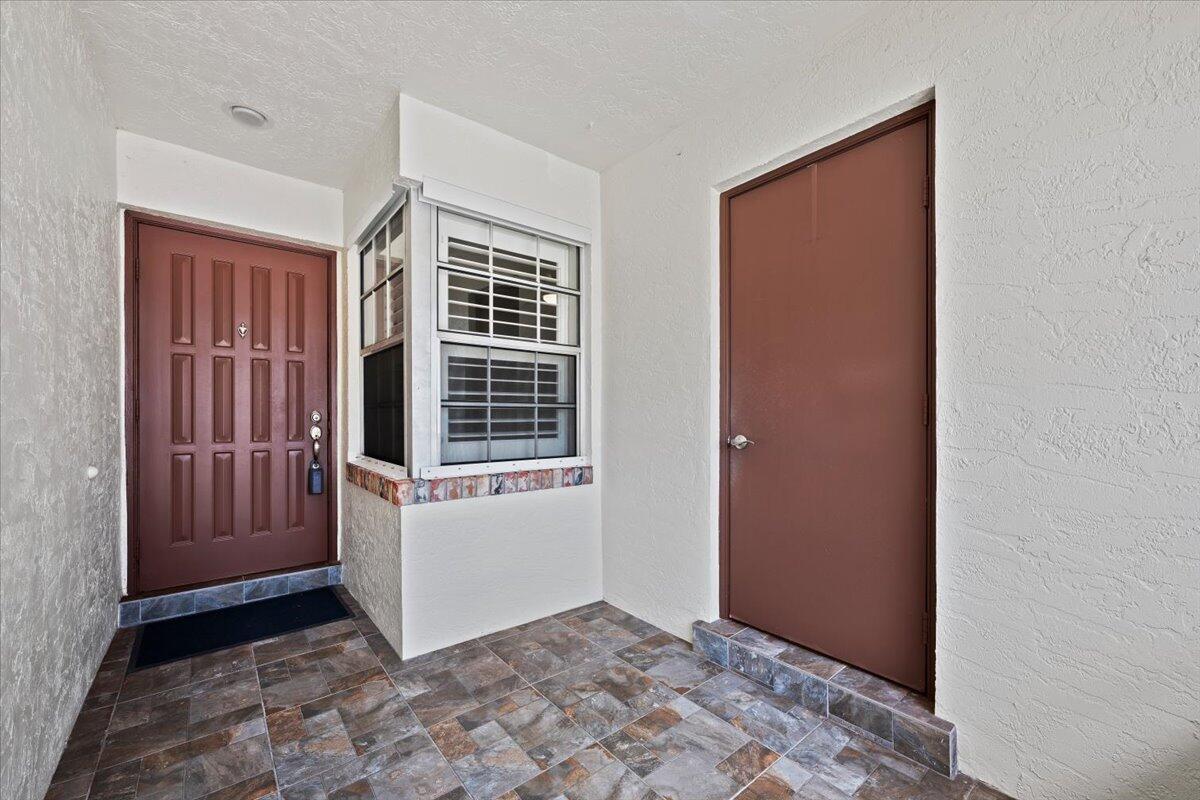 129 Moccasin Trail S, Jupiter FL 33458 photo 4
