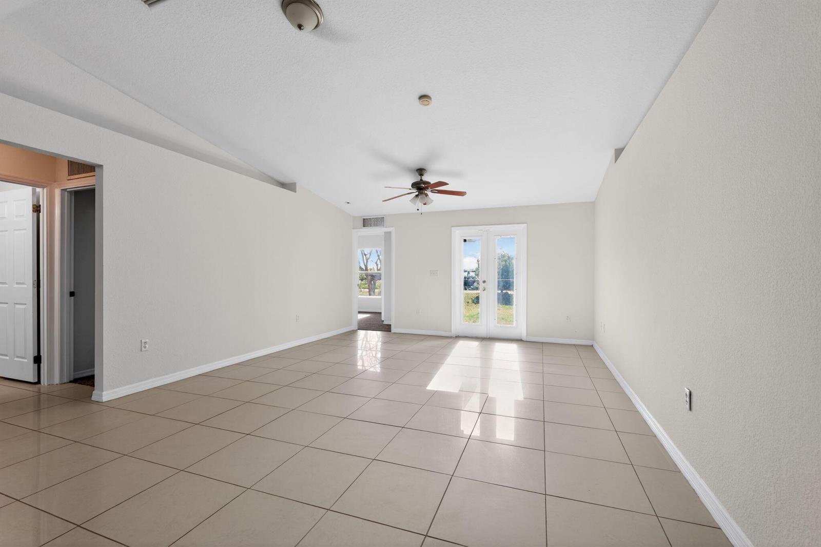 138 Dabou Loop, Belle Glade FL 33430 photo 5