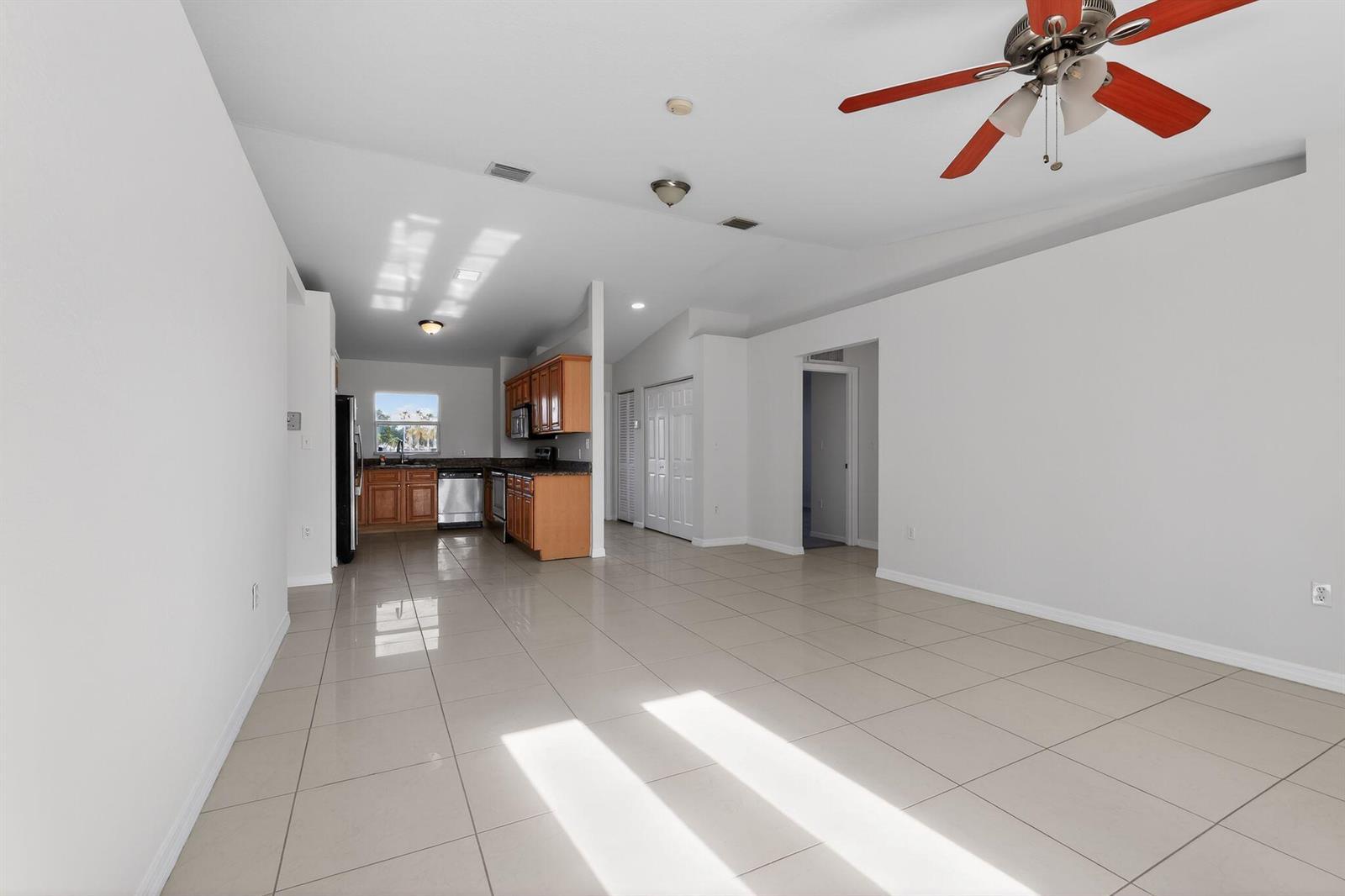 138 Dabou Loop, Belle Glade FL 33430 photo 4