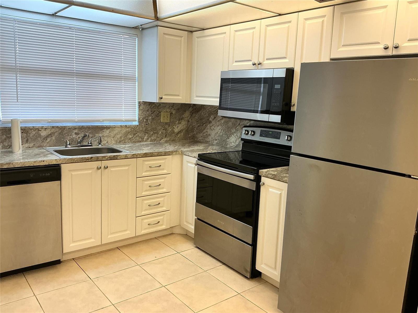 9481 Sunrise Lakes Boulevard # 102, Sunrise FL 33322 photo 3