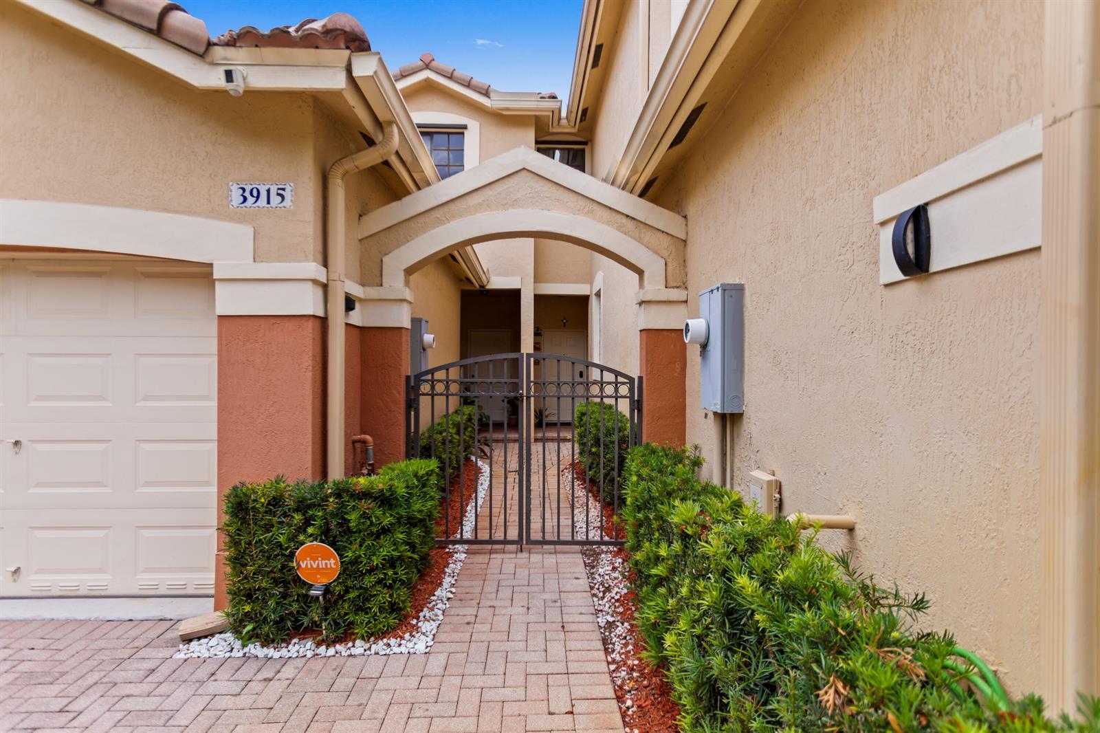 3915 Vista Grove Lane, Weston FL 33332 photo 2