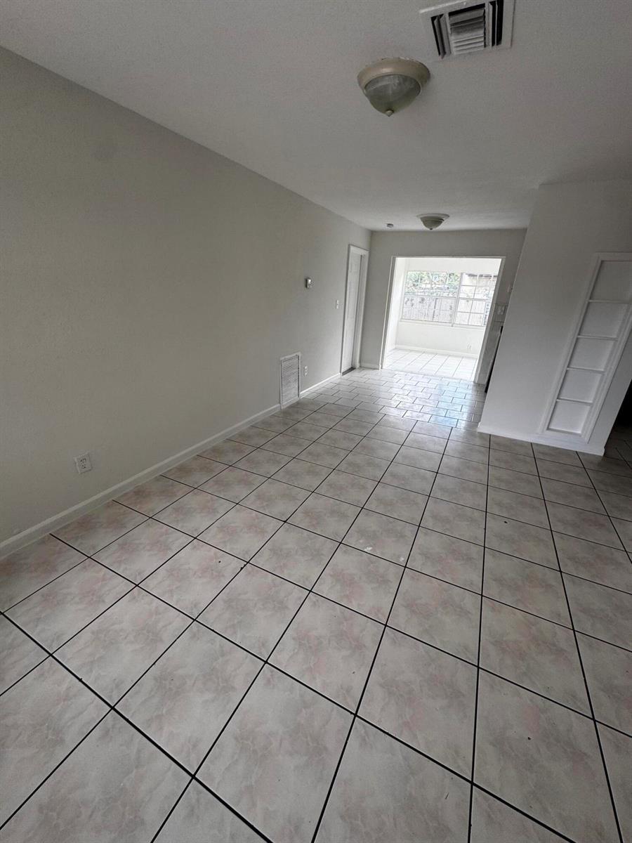 1820 NW 35th Avenue, Lauderhill FL 33311 photo 2