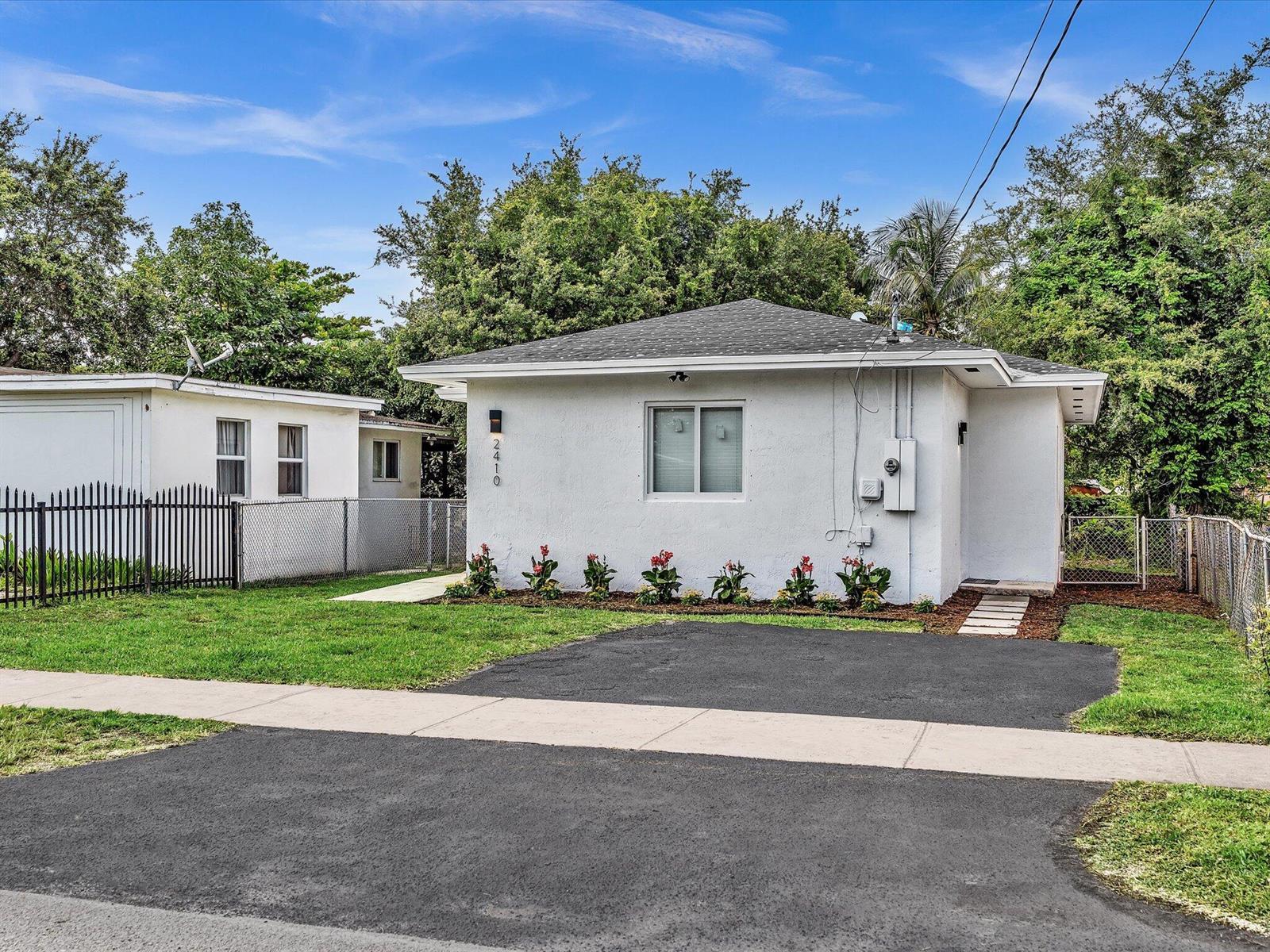 2410 NW 43rd Street, Miami FL 33142 photo 2