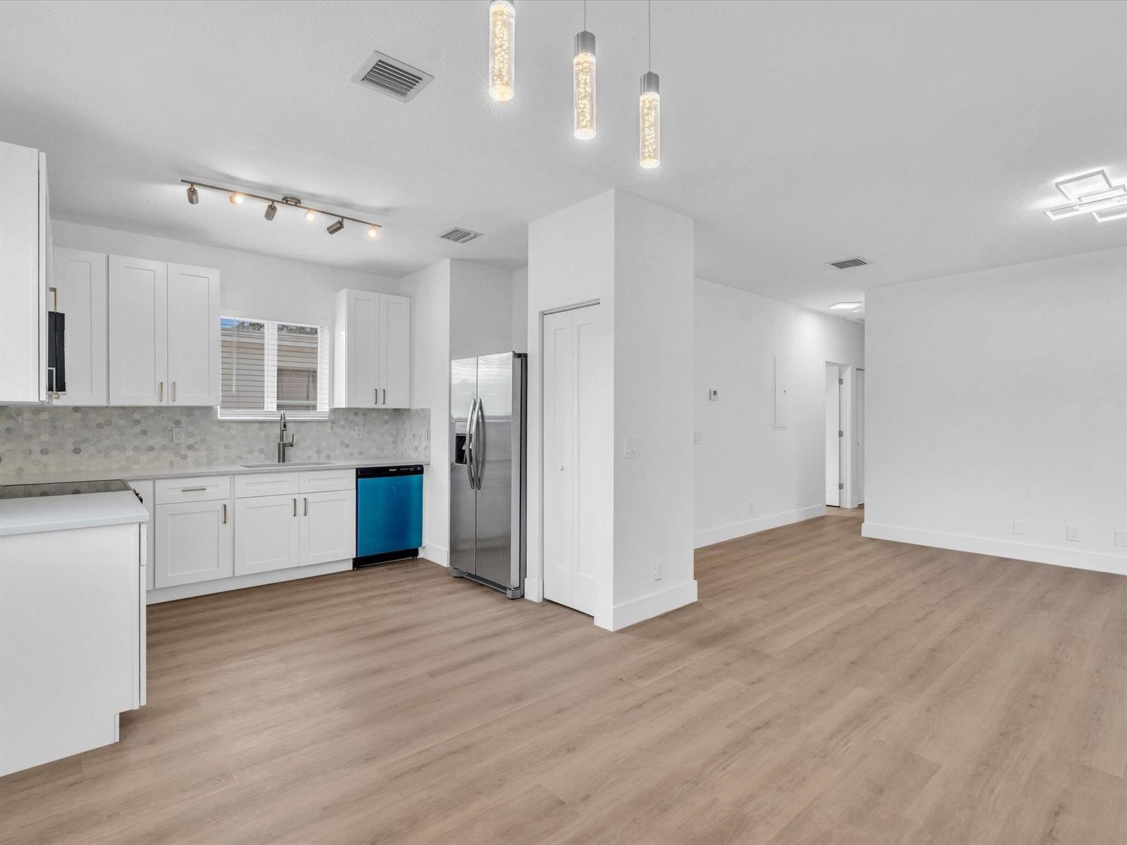 2410 NW 43rd Street, Miami FL 33142 photo 4