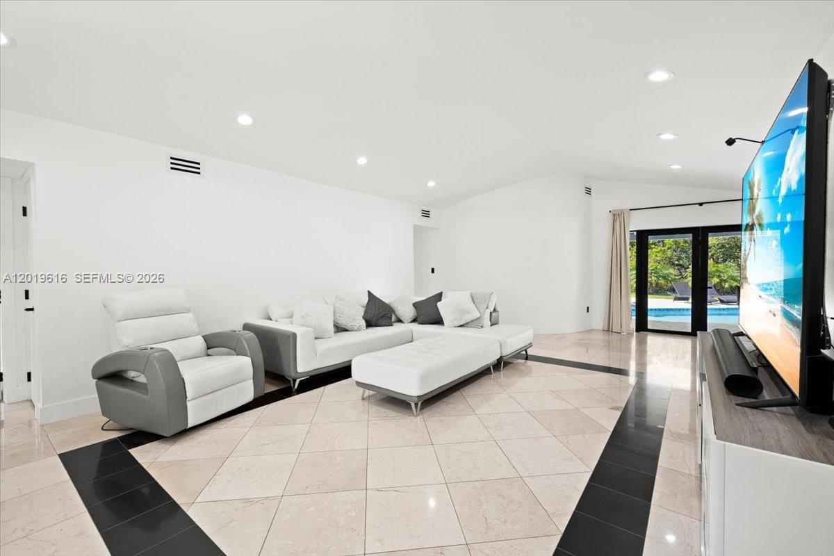 2400 NE 195th St # 2400, Miami FL 33180 photo 5