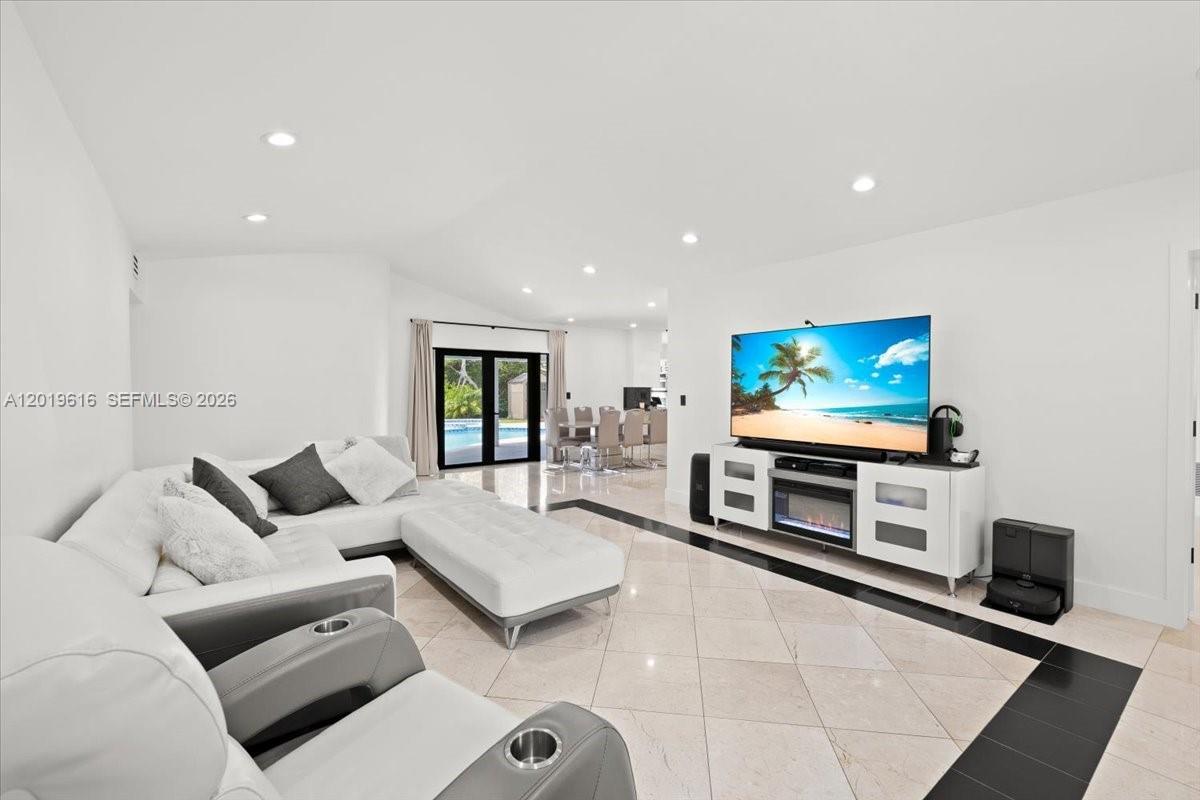 2400 NE 195th St # 2400, Miami FL 33180 photo 4