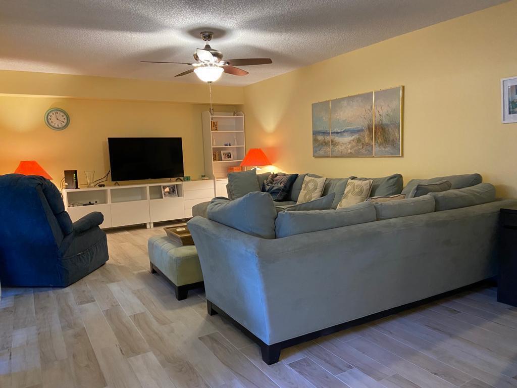 8010 80th Way, West Palm Beach FL 33407