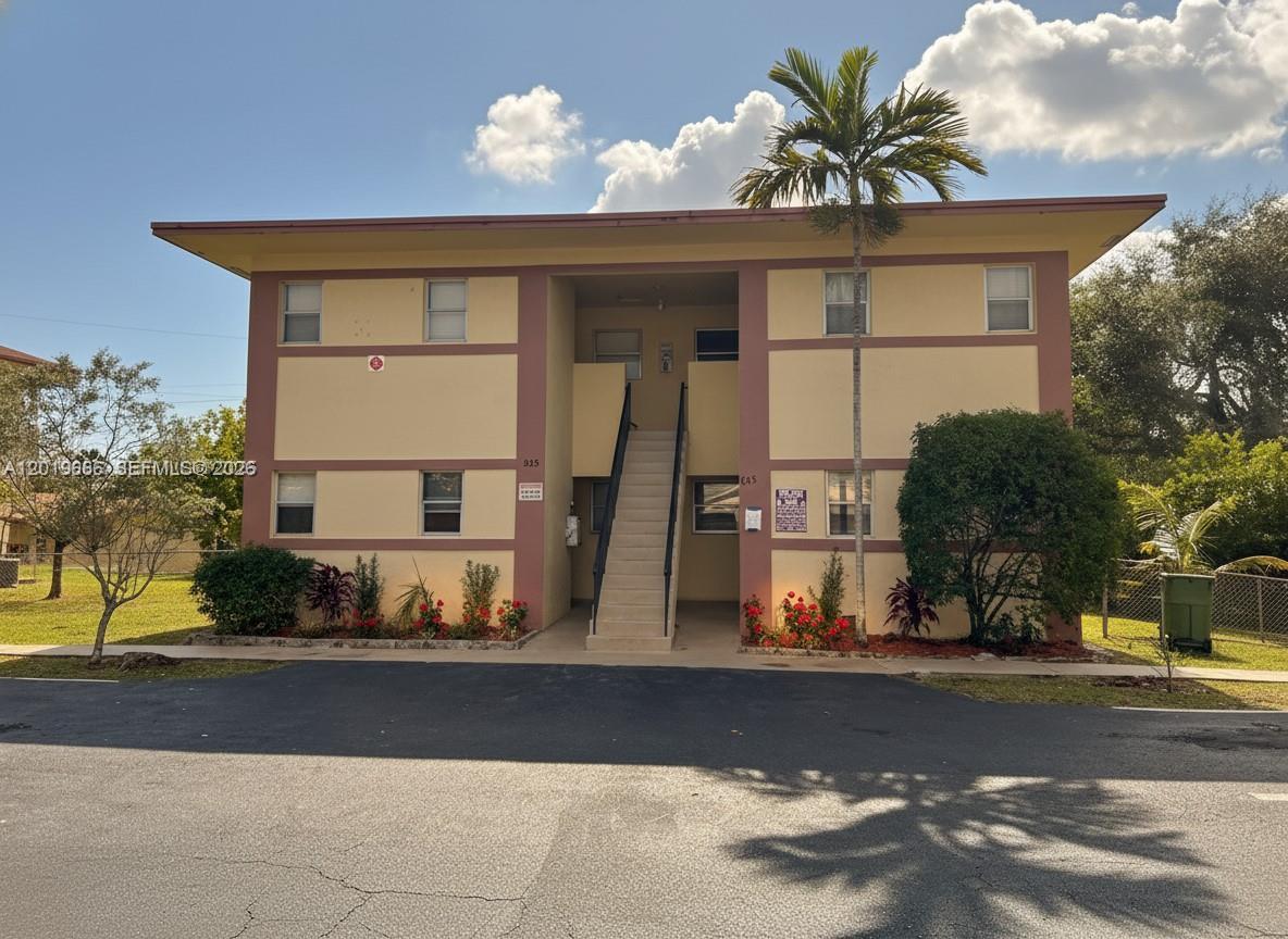 825 SW 10th St # A, Hallandale Beach FL 33009 photo 2