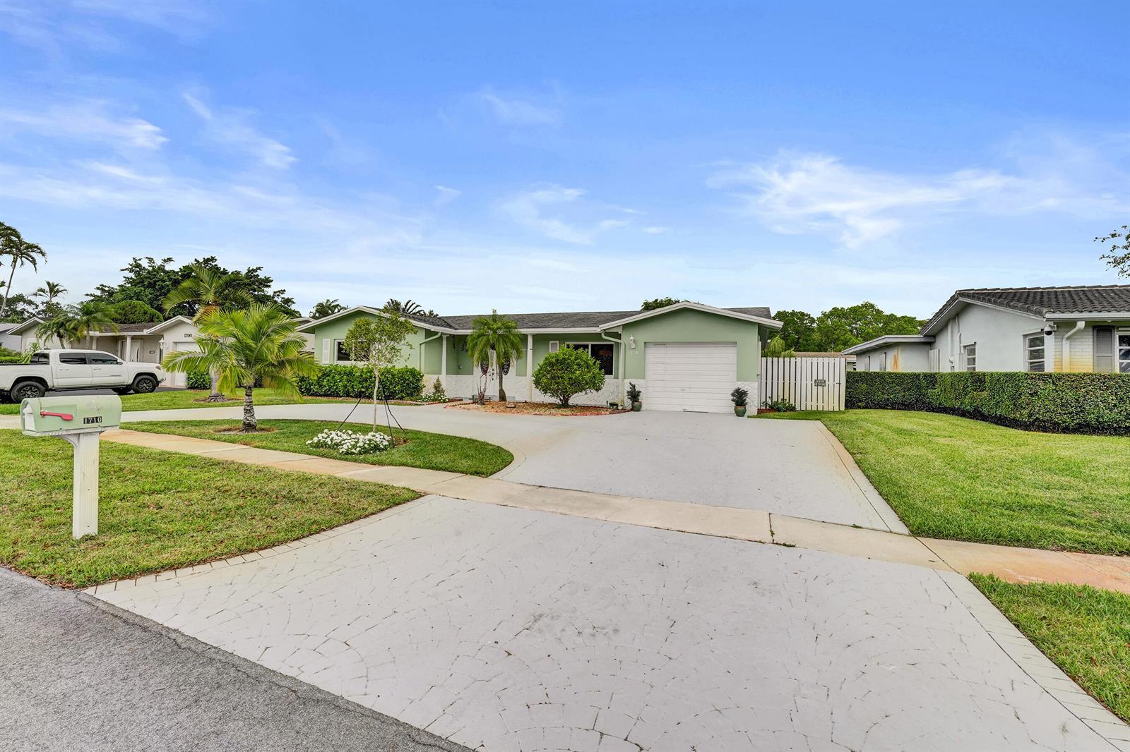 1710 NW 111th Terrace, Pembroke Pines FL 33026 photo 2